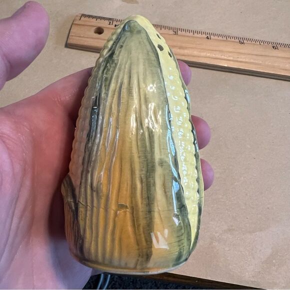 Vintage Corn Shaped Salt and Pepper Shakers - Picture 5 of 8